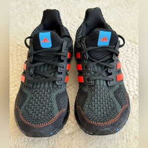 Adidas Ultraboost Kids sneaker. Excellent Condition. Size 5.5